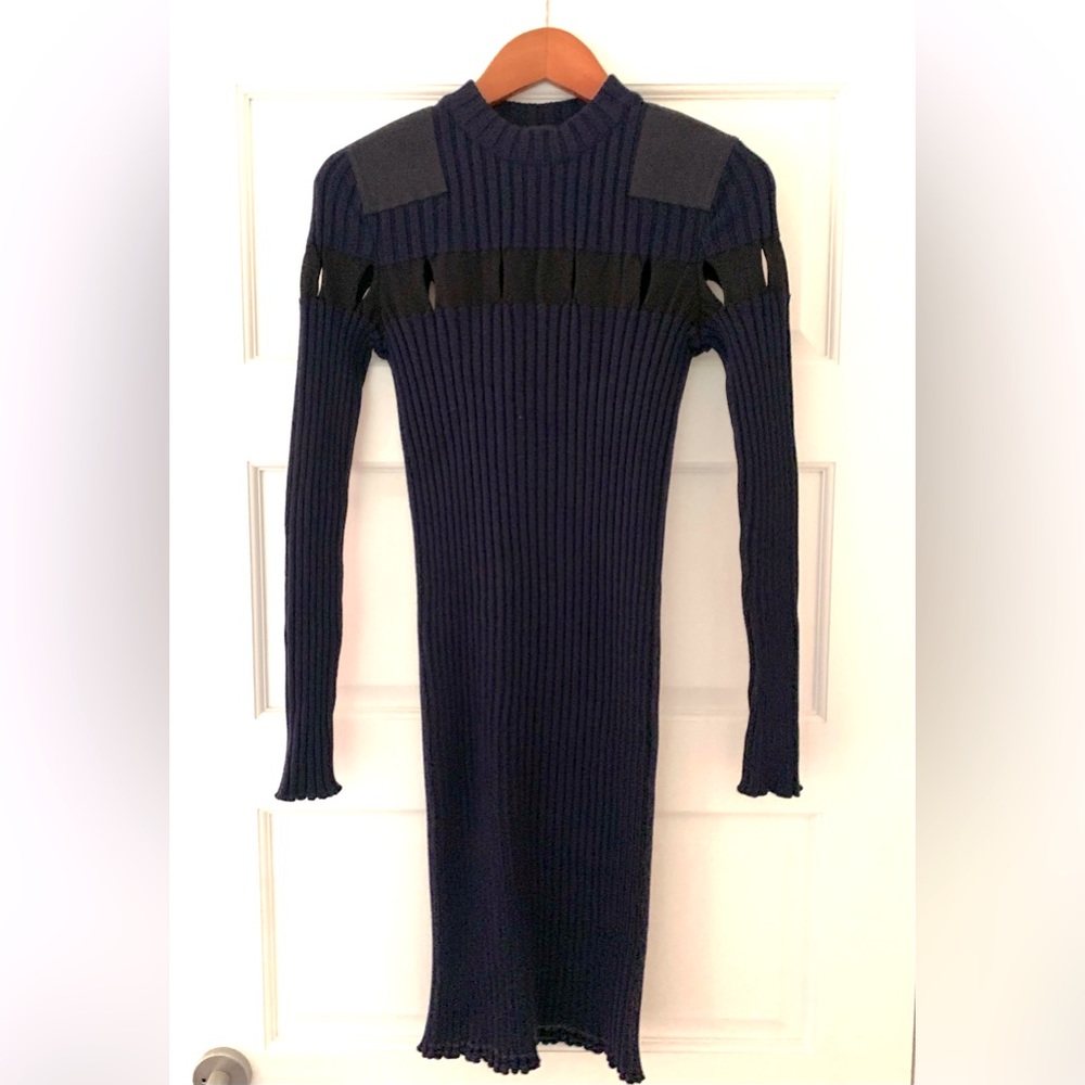 Alexander Wang navy blue ribbed dress with cutouts and épaullet details. Small